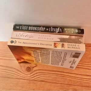 3 Books Featured in War Time Settings